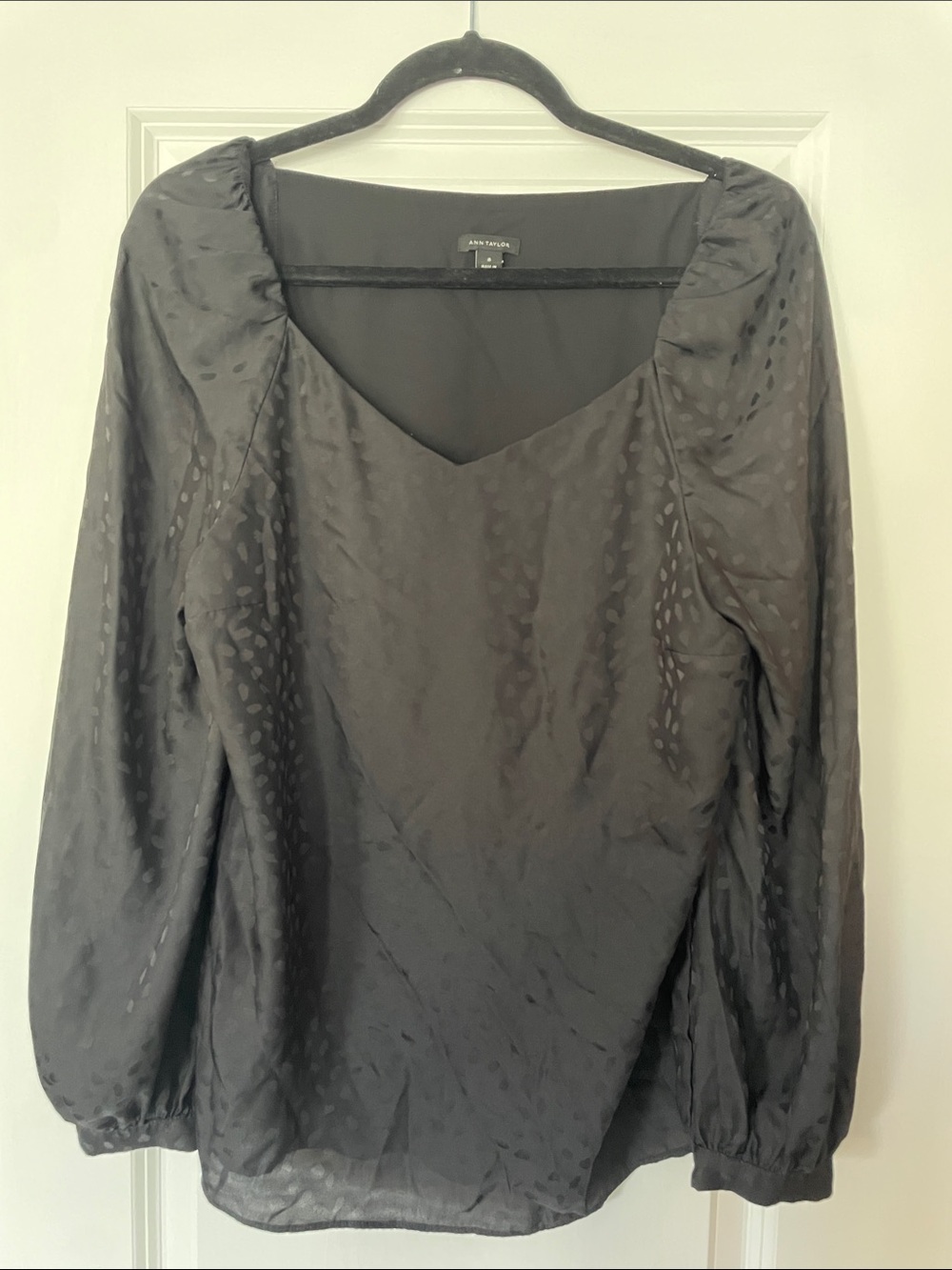 Ann Taylor Top   Size M